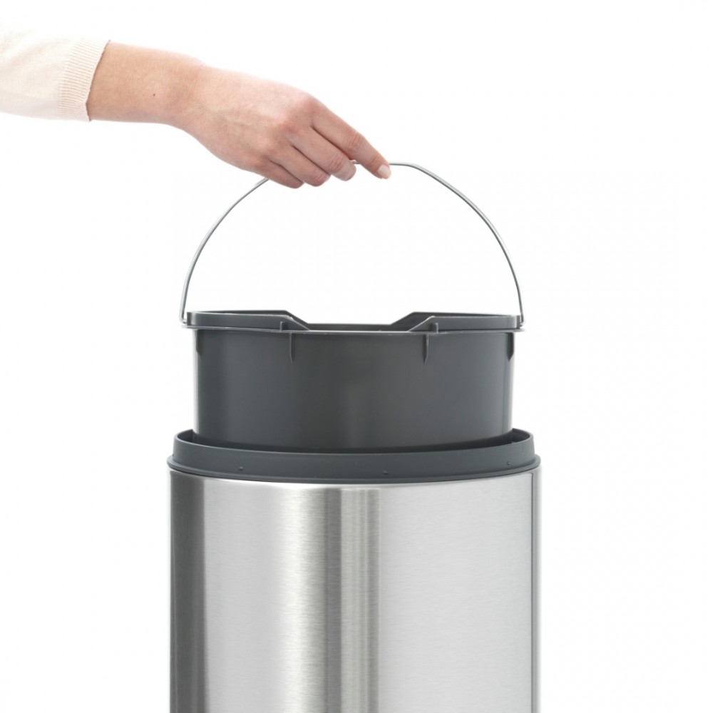 Brabantia Touch Bin Prullenbak - 30 l - Matt Steel Brabantia Touch Bin Prullenbak - 30 l - Matt Steel