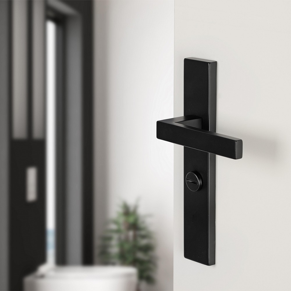 Differnz Tilburg deurkruk vierkant schild - WC 63 mm zwart