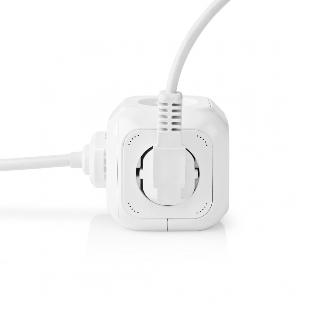 Stekkerdoos kubus Randaarde stekker en USB 1.5 meter wit Stekkerdoos kubus Randaarde stekker en USB 1.5 meter wit