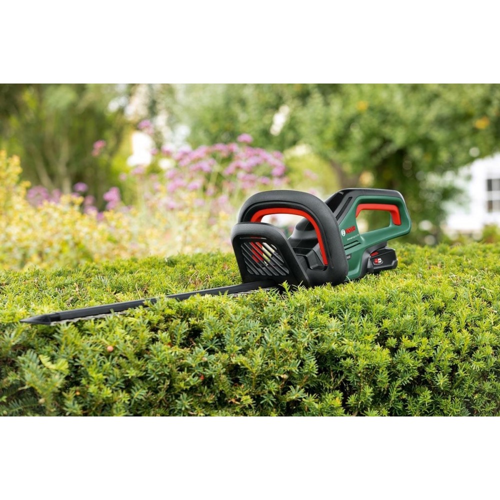 Bosch UniversalHedgeCut 18-50 Heggenschaar - Met 18 V accu en lader